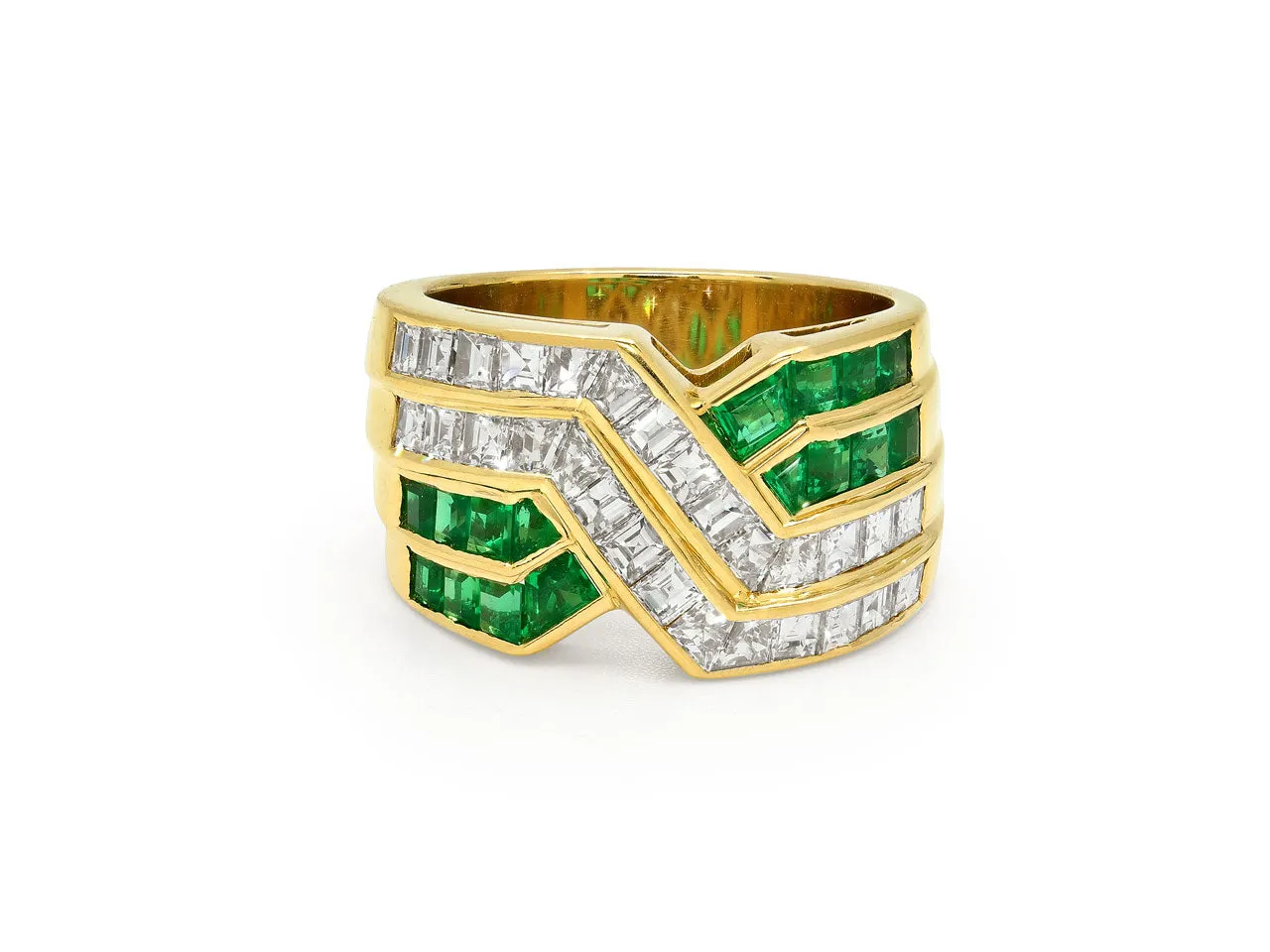 Emerald and Diamond Ring in 18K Gold