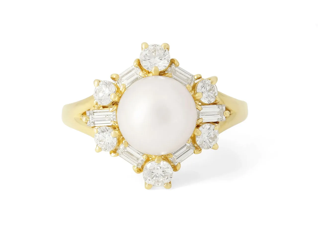 Mikimoto Pearl and Diamond Ring in 18K Gold