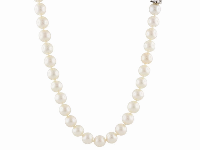 Pair of Akoya Pearl Necklaces in 14K Gold
